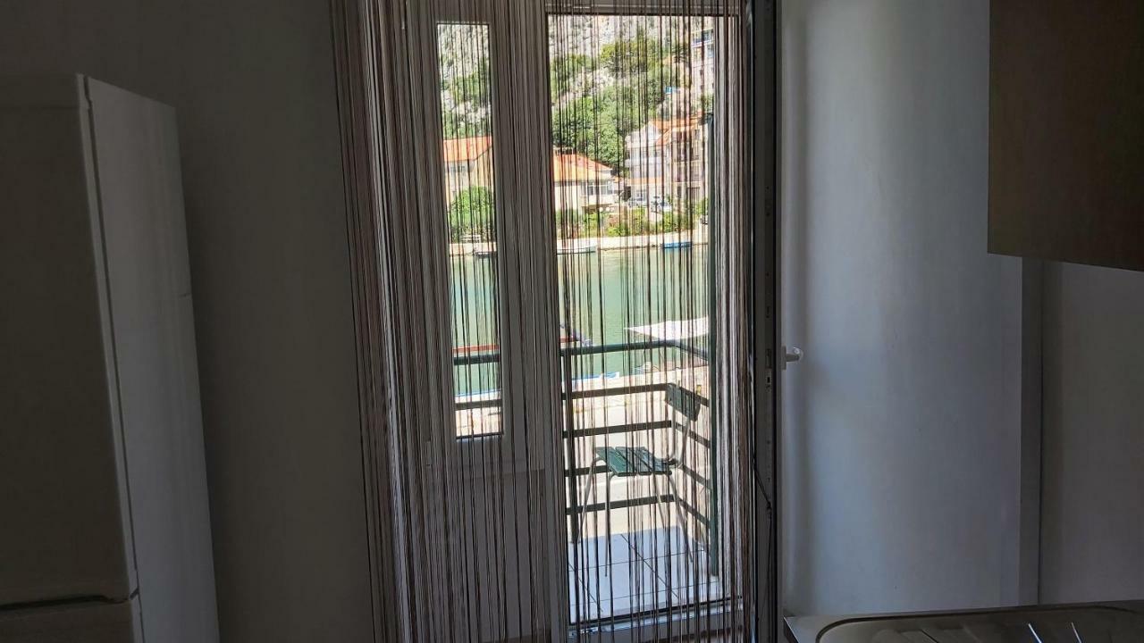 Apartment Mandic Omiš Eksteriør bilde